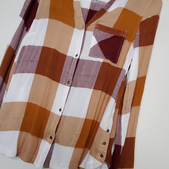 Top - Picture 2 of 3